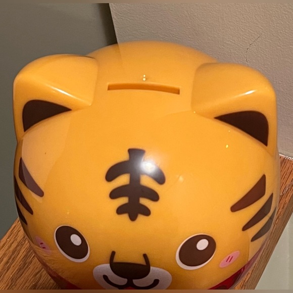 Lucky Tiger Coin Bank - Picture 3 of 3